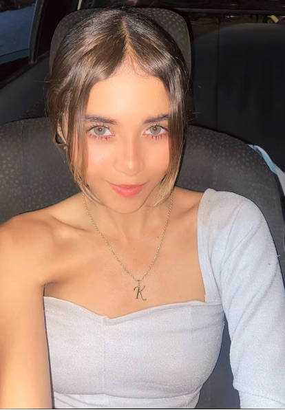 Victoria from Venezuela on Okedoo — video chat on a phone